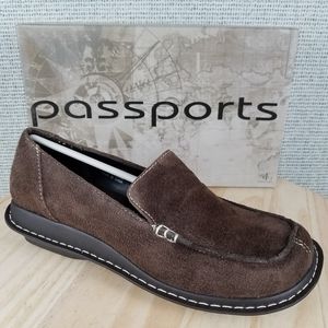 NEW Passports 9 M Loafers Slip on Moccasin Leather Shoe